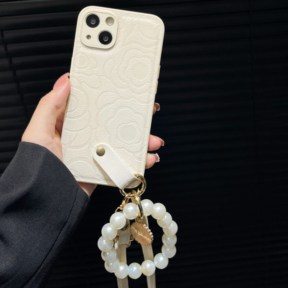 2 Lanyard Pearl Hand Chain Iphone Cover